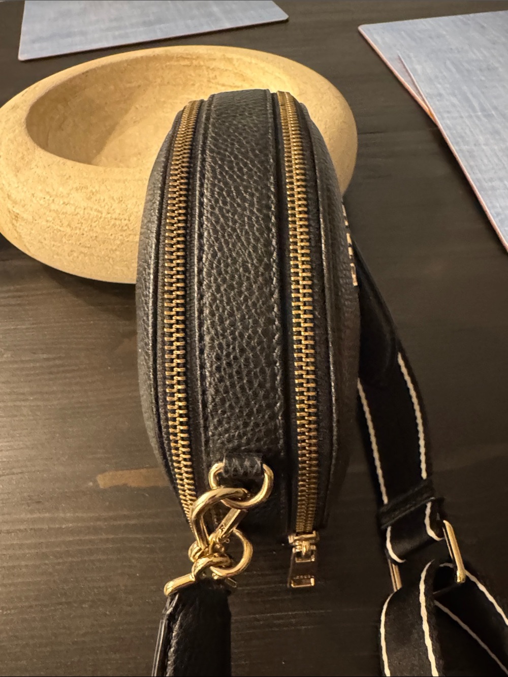 Marc Jacobs Black Pebbled Leather Round Crossbody with Gold Hardware - Picture 5 of 8